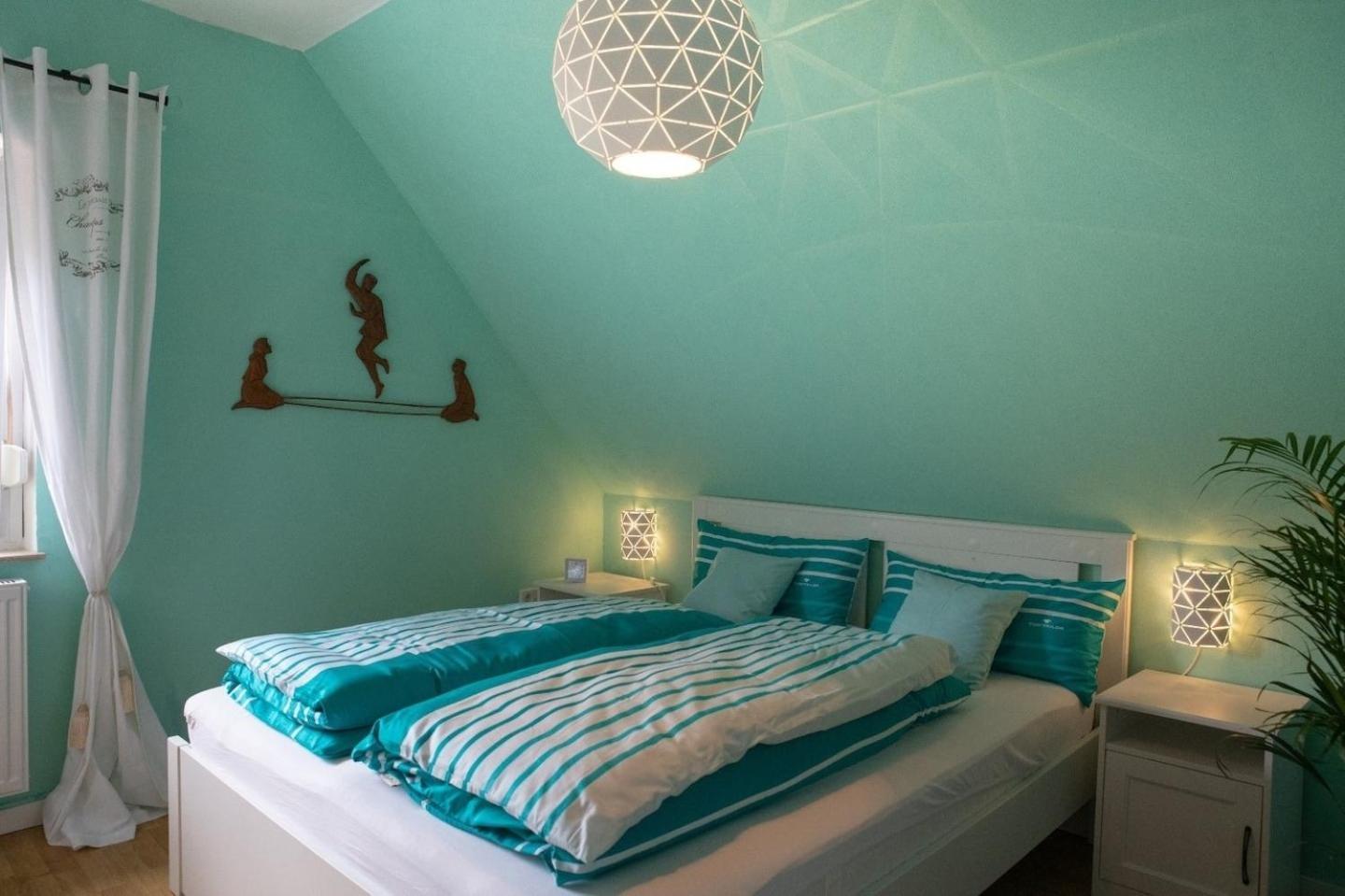 Farbenfrohe Ferienwohnung Детмольд Экстерьер фото