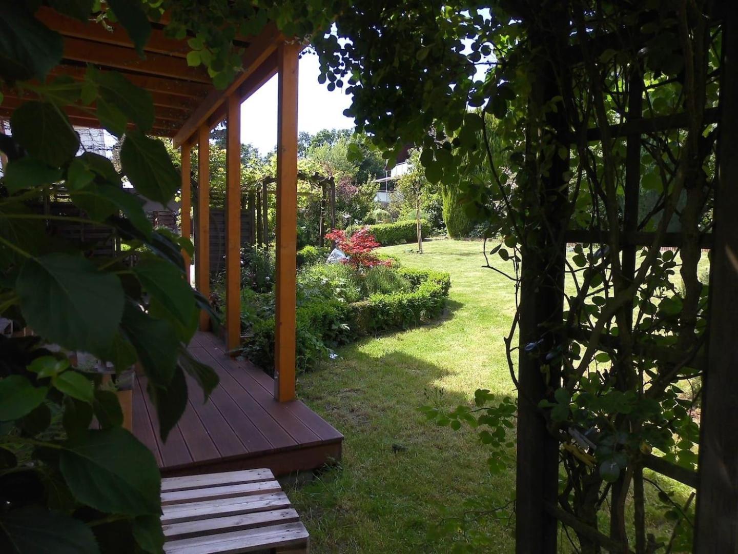 Farbenfrohe Ferienwohnung Детмольд Экстерьер фото